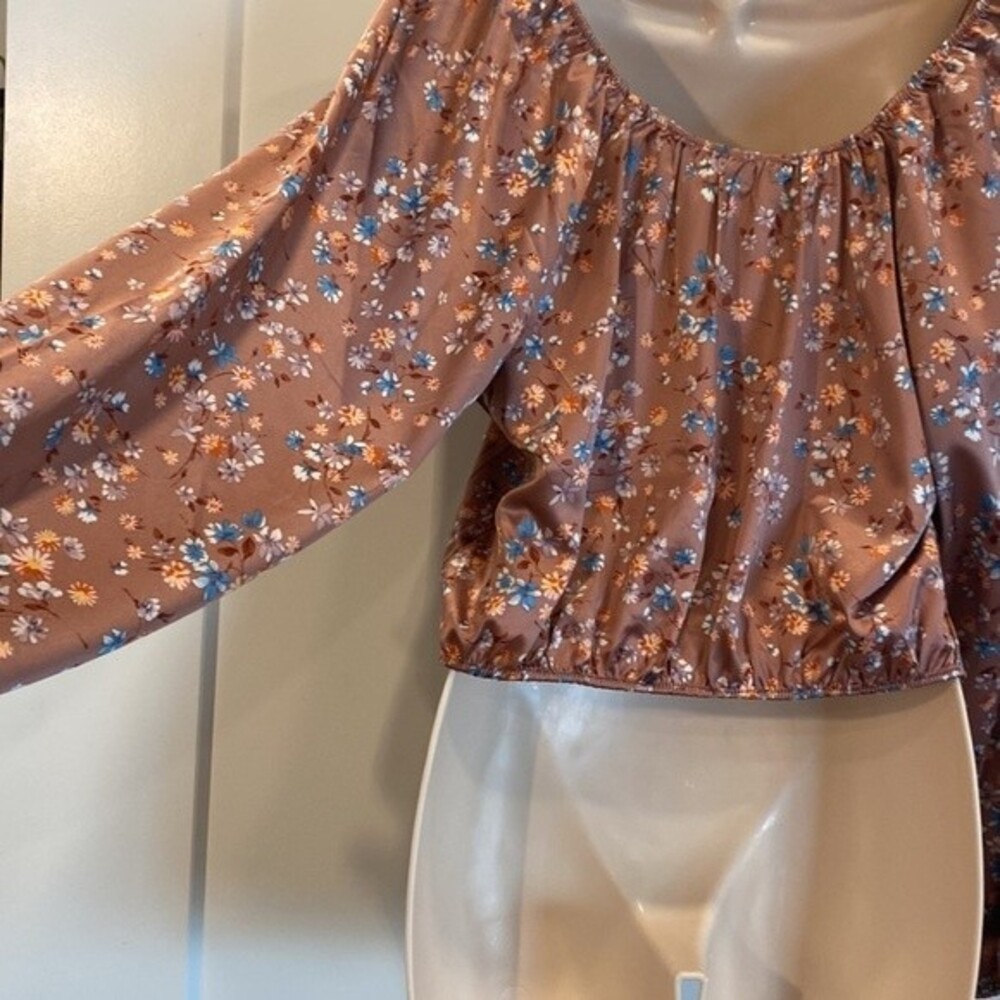 NWT Hippie Rose, Mocha floral adjustable satin woven top. Size XL - Picture 7 of 16